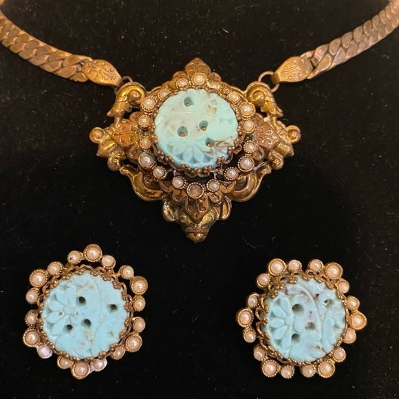 Miriam Haskell Jewelry - Unsigned Miriam Haskell necklace & Earrings set